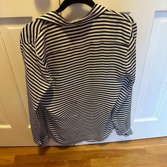 Theory size M button up blouse - Picture 2 of 4